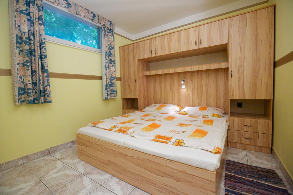 Ferenczi Apartament Hotel Hajdúszoboszló Kamer foto