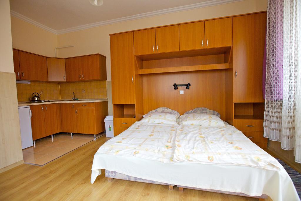 Ferenczi Apartament Hotel Hajdúszoboszló Kamer foto