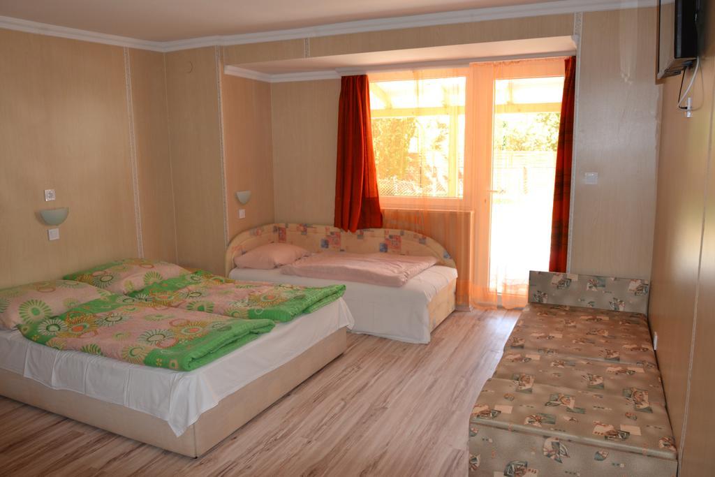 Ferenczi Apartament Hotel Hajdúszoboszló Buitenkant foto